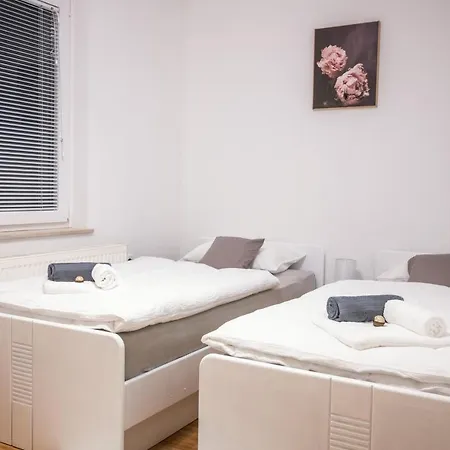 Apartma Tia 2 *