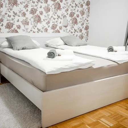 Apartma Tia 2 * Зрече