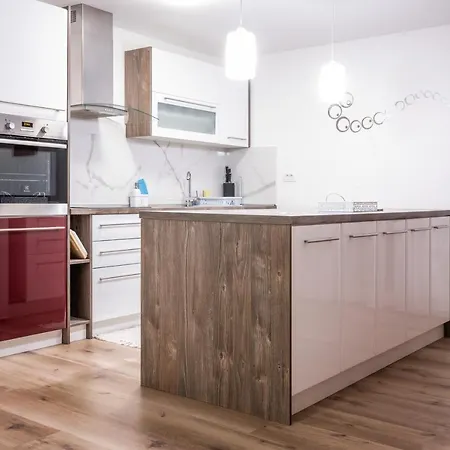 Apartma Tia 2
